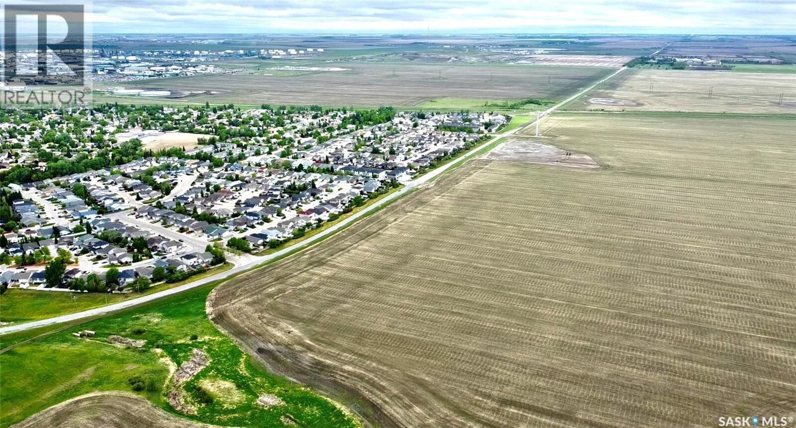 Property Photo:  1101 Prince Of Wales Drive  SK S4N 7N9 