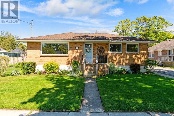Property Photo:  153 Warren Street  ON N7A 3W5 