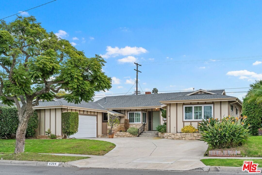 Property Photo:  6204 S Corning Ave  CA 90056 