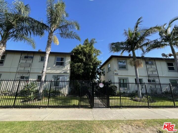 Property Photo:  15246 - 15250 Acre St  CA 91343 