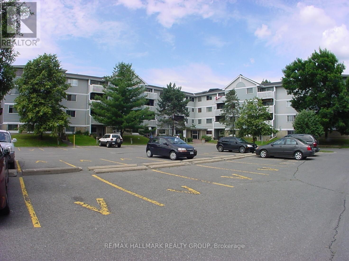 Property Photo:  214 Viewmount Drive 310  ON K2E 7X3 