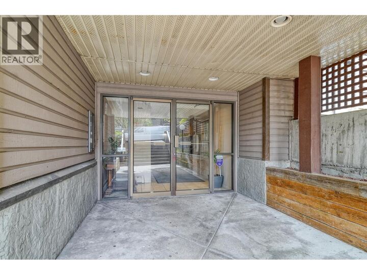 Property Photo:  2215 Dundas Street  BC V5L 1J9 