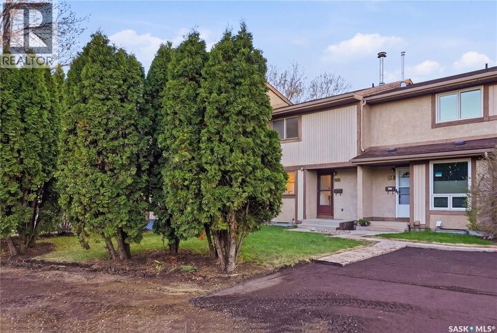 Property Photo:  93 1128 McKercher Drive  SK S7H 4Y7 