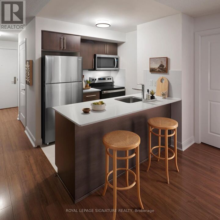 Property Photo:  105 Harrison Garden Boulevard 2116  ON M2N 0C3 