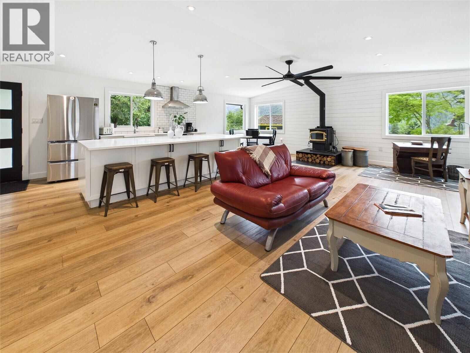 Property Photo: 3718 Krestova Road BC V0G 1H2