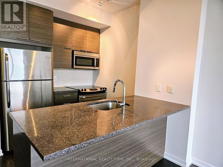 Property Photo:  66 Forest Manor Road 204  ON M2J 0B7 