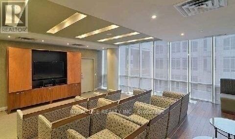 Property Photo:  763 Bay Street 809  ON M5G 2R3 
