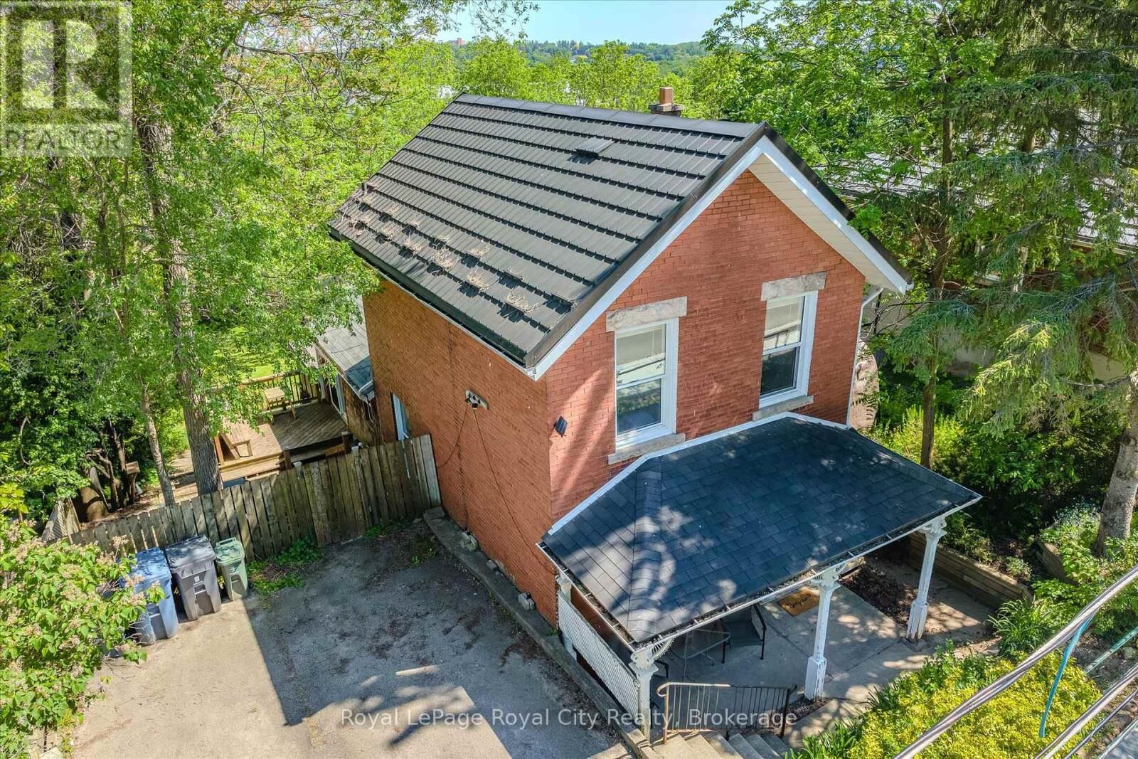 Property Photo:  115 Grove Street  ON N1E 2W8 