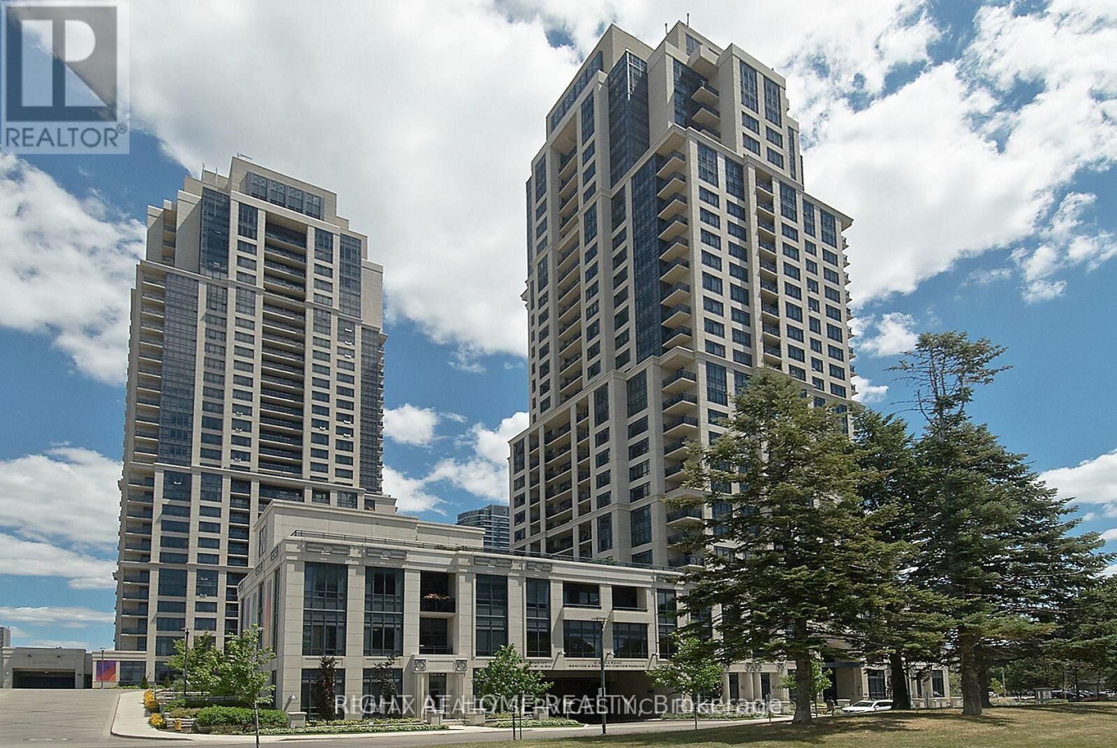 Property Photo:  2 Eva Road 2922  ON M9C 0A9 
