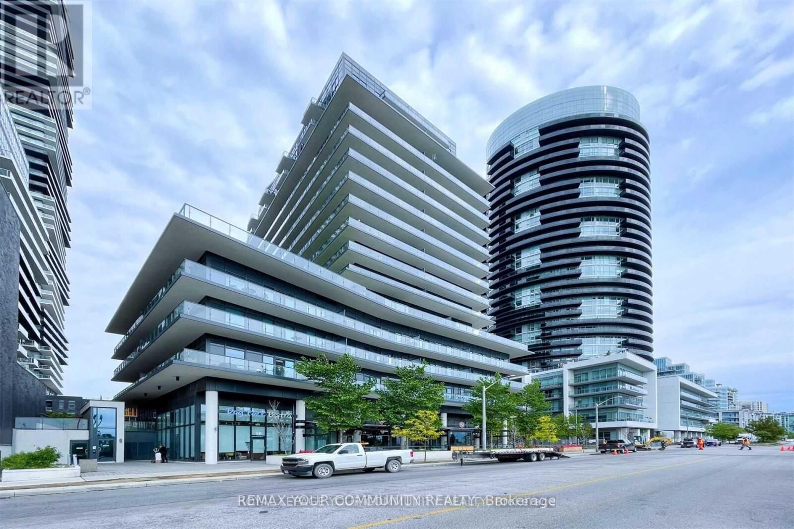 Property Photo:  39 Annie Craig Drive 1714  ON M8V 0C5 