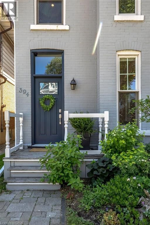 Photo de la propriété:  394 Bay Street North  ON L8L 1N1 