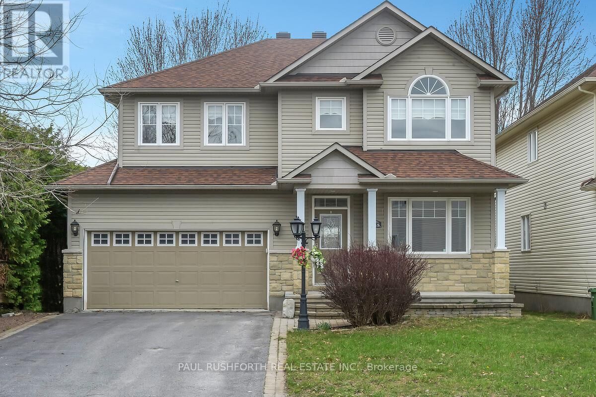 Property Photo:  145 Arrowwood Drive  ON K2S 2G3 
