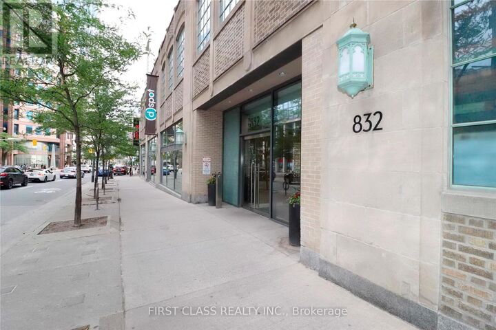 Property Photo:  832 Bay Street 505  ON M5S 1Z6 