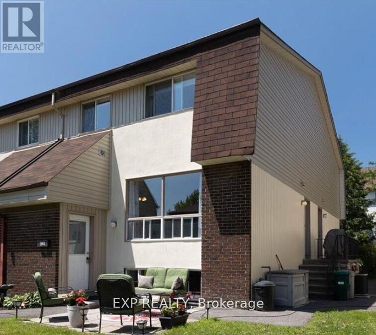 Property Photo:  20 Sonnet Crescent 135  ON K2H 8W7 