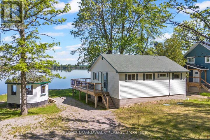 Property Photo:  339 Leavoy Lane  ON K7V 3Z8 