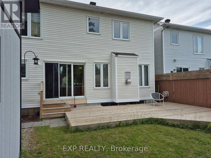 Property Photo:  192 Windhurst Drive  ON K2G 6J4 