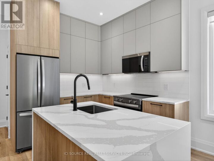 Property Photo:  28 Norcross Road Unit 1  ON M3H 2R4 