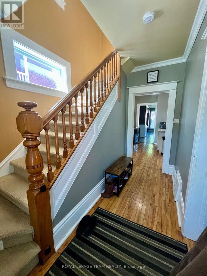 Property Photo:  71 Argyle Street North  ON K7V 1S7 