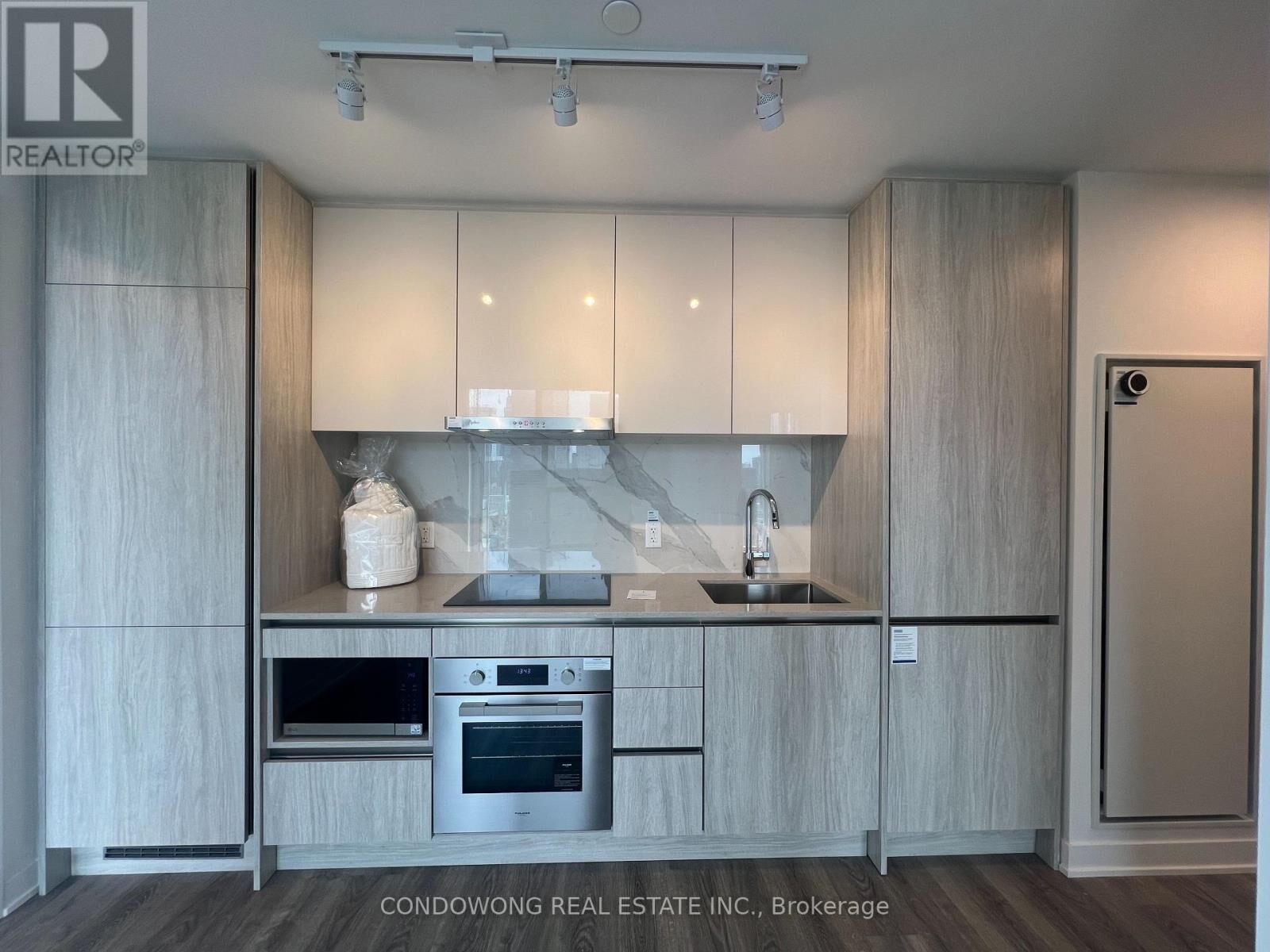 Property Photo: 180 Front Street East 3512 ON M5A 0A9