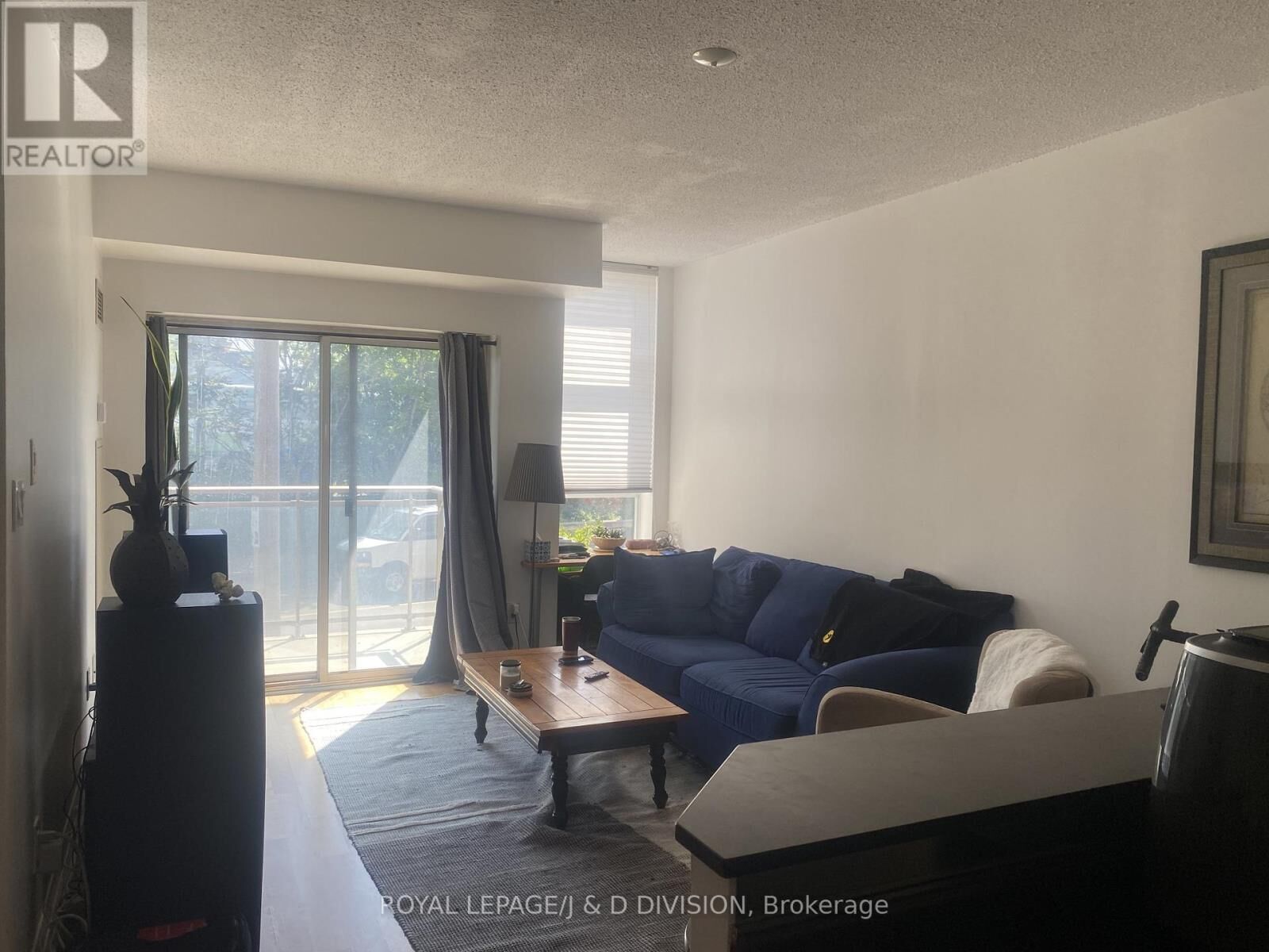 Property Photo:  2495 Dundas Street West 208  ON M6P 1X4 