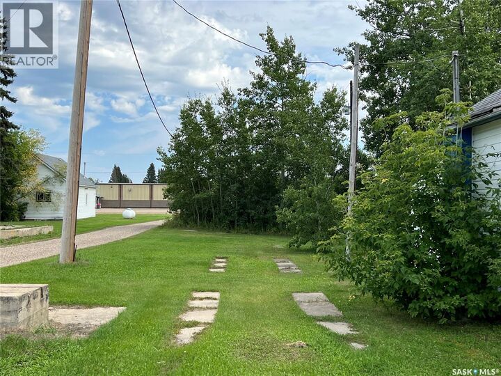 Property Photo:  105 1st Avenue S  SK S0M 0T0 
