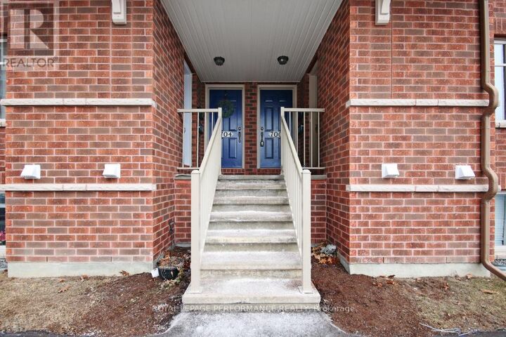 Property Photo:  700 Reardon Private  ON K1V 2K8 