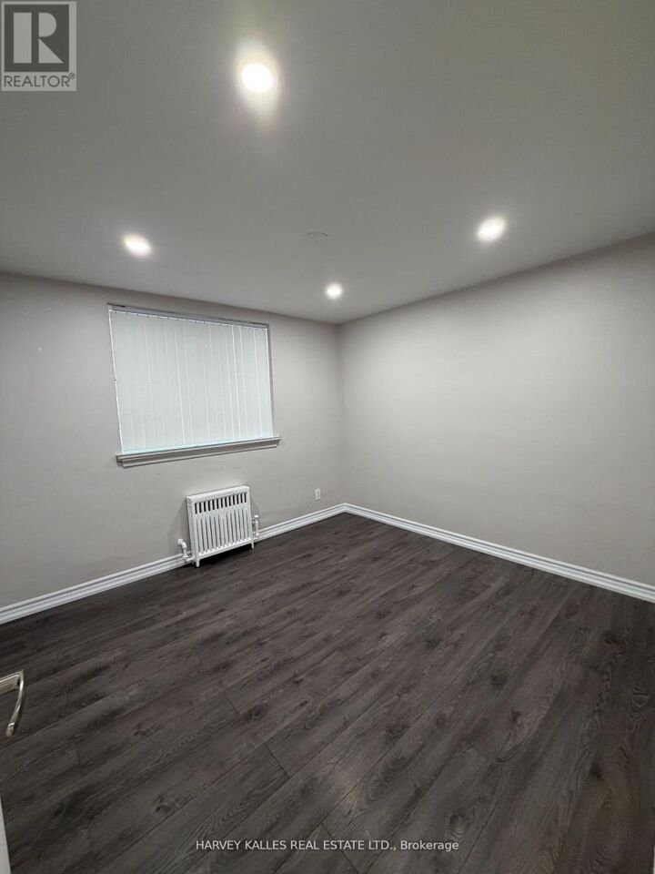 Property Photo:  180 Vaughan Road 101  ON M6C 2M3 