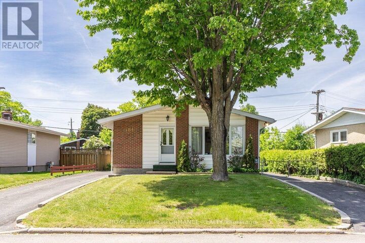 Photo de la propriété:  2184 Melfort Street  ON K1G 1H7 