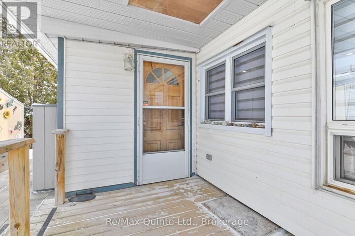 Property Photo:  311 Dundas Street East 31  ON K8V 1M1 