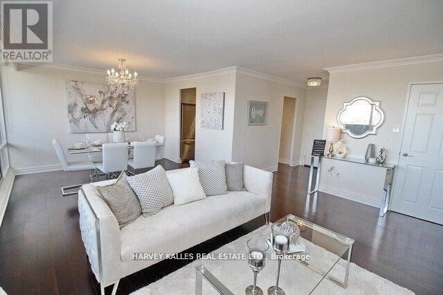 Property Photo:  3555 Bathurst Street 602  ON M6A 2Y8 