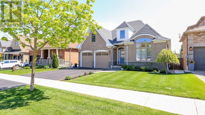 Property Photo:  33 Tamarack Trail  ON L4N 6M7 