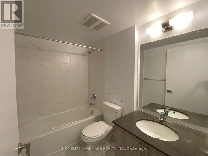 Property Photo:  1455 Celebration Drive 1807  ON L1W 0C3 