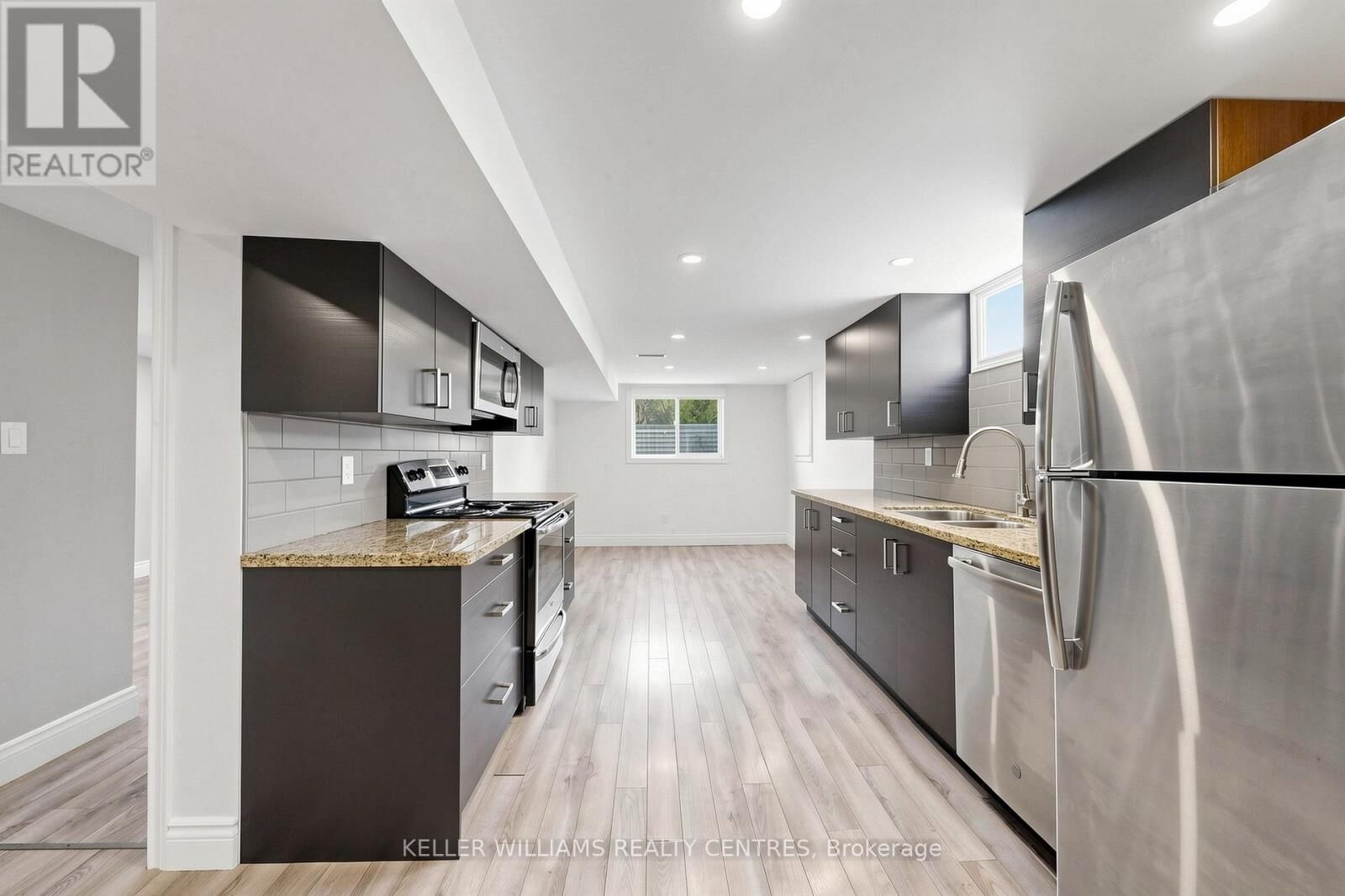 Property Photo:  807 Greenfield Crescent Lower  ON L3Y 3B2 