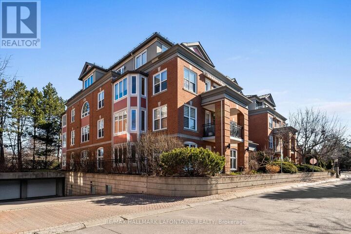 Property Photo:  21 Durham Private 101  ON K1M 2G1 