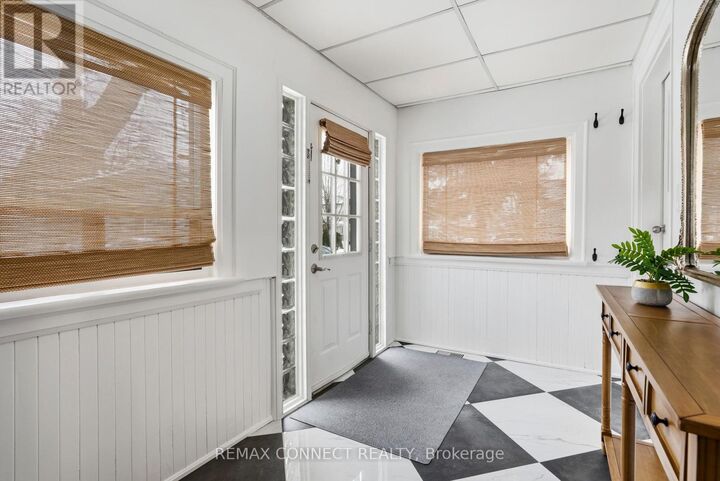 Property Photo:  60 Woodbury Road  ON M8W 1X7 