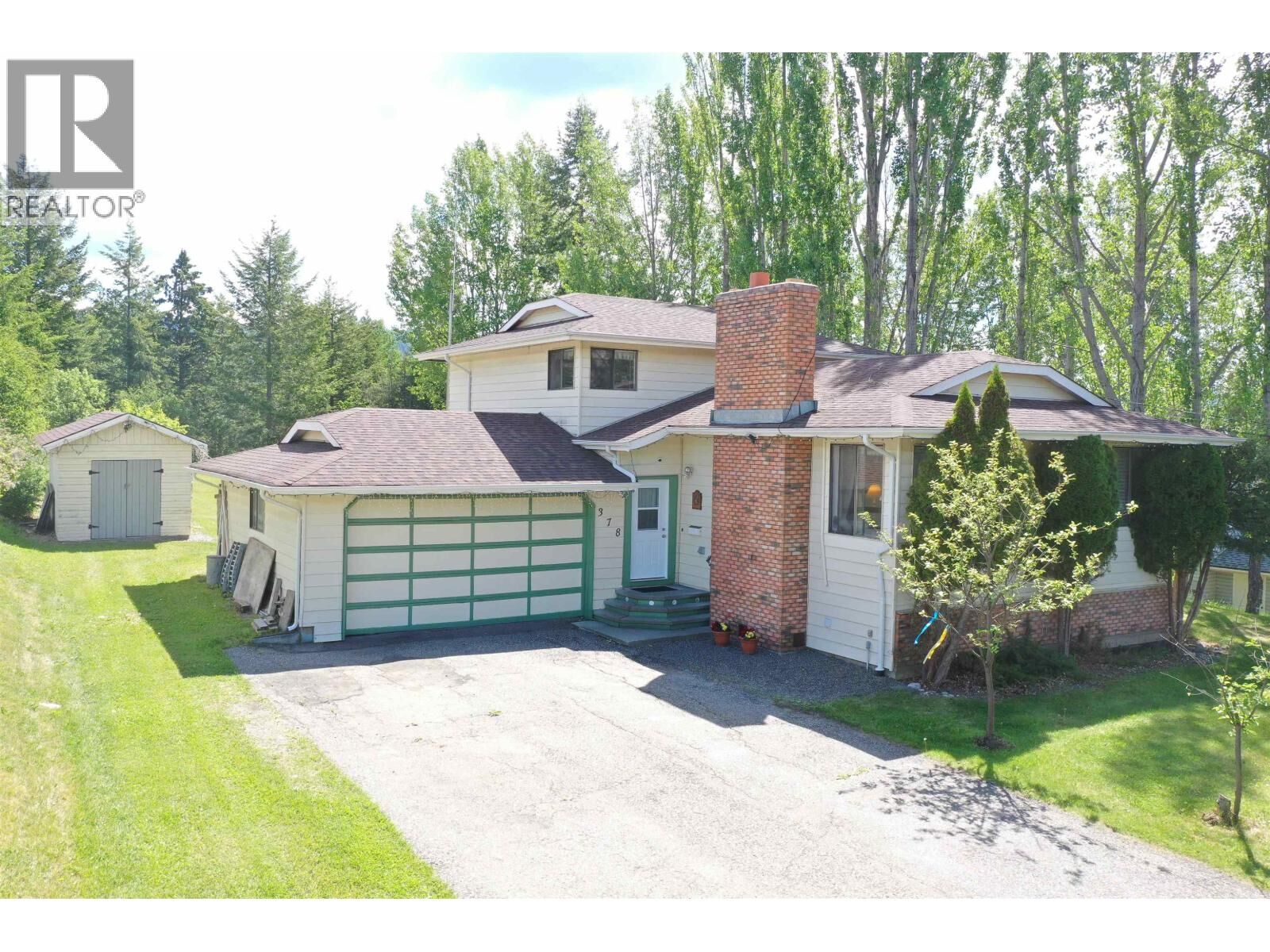 Property Photo:  378 Thompson Road  BC V2J 5B5 