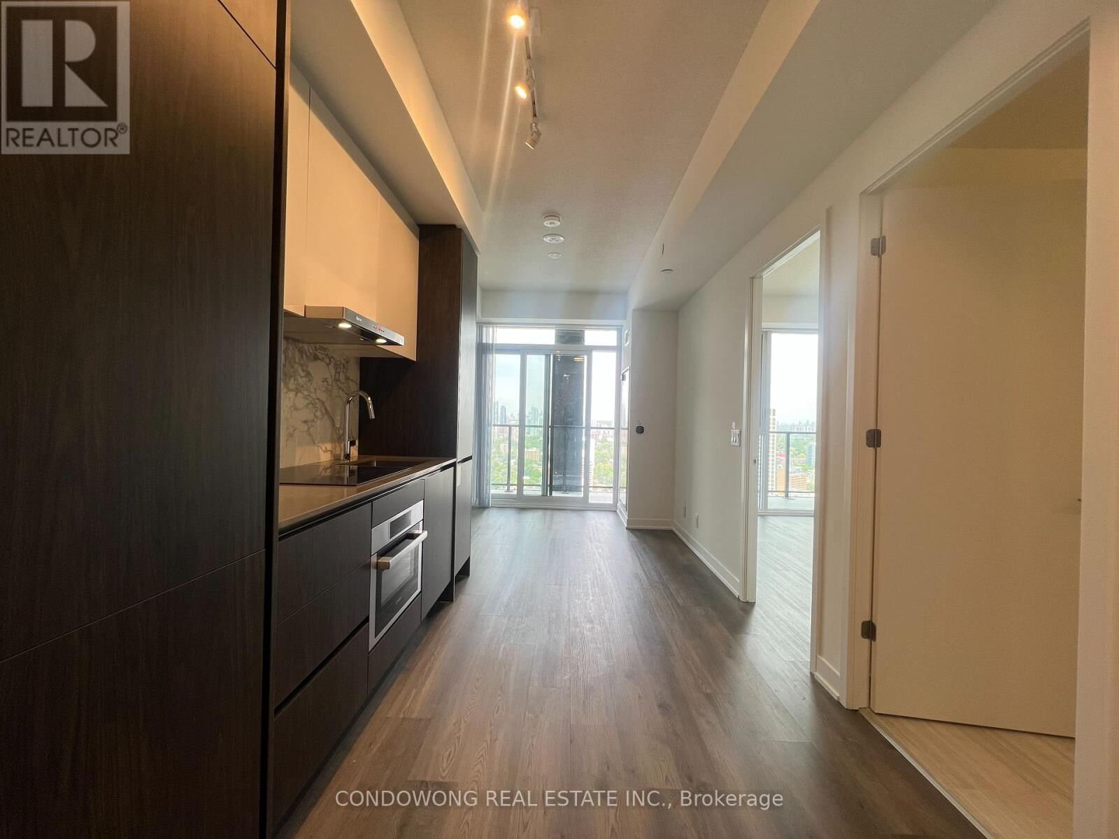 Property Photo:  180 Front Street East 4016  ON M5A 0A9 
