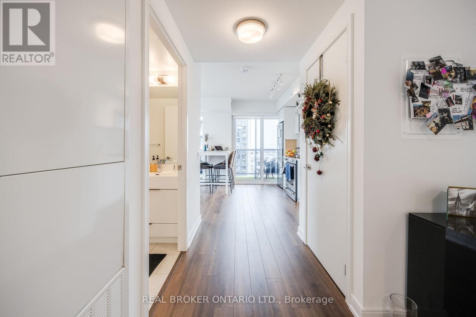 Property Photo:  30 Samuel Wood Way 2010  ON M9B 0C9 