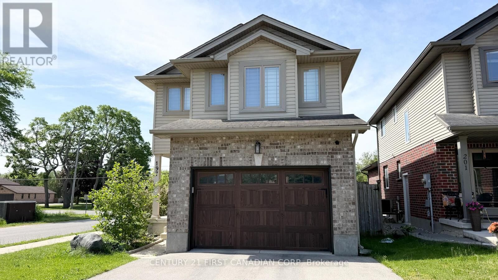 Photo de la propriété:  197 Baxter Street  ON N5W 0A2 