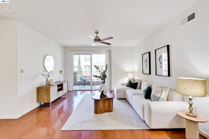 Property Photo:  49002 Cinnamon Fern Common 427  CA 94539 