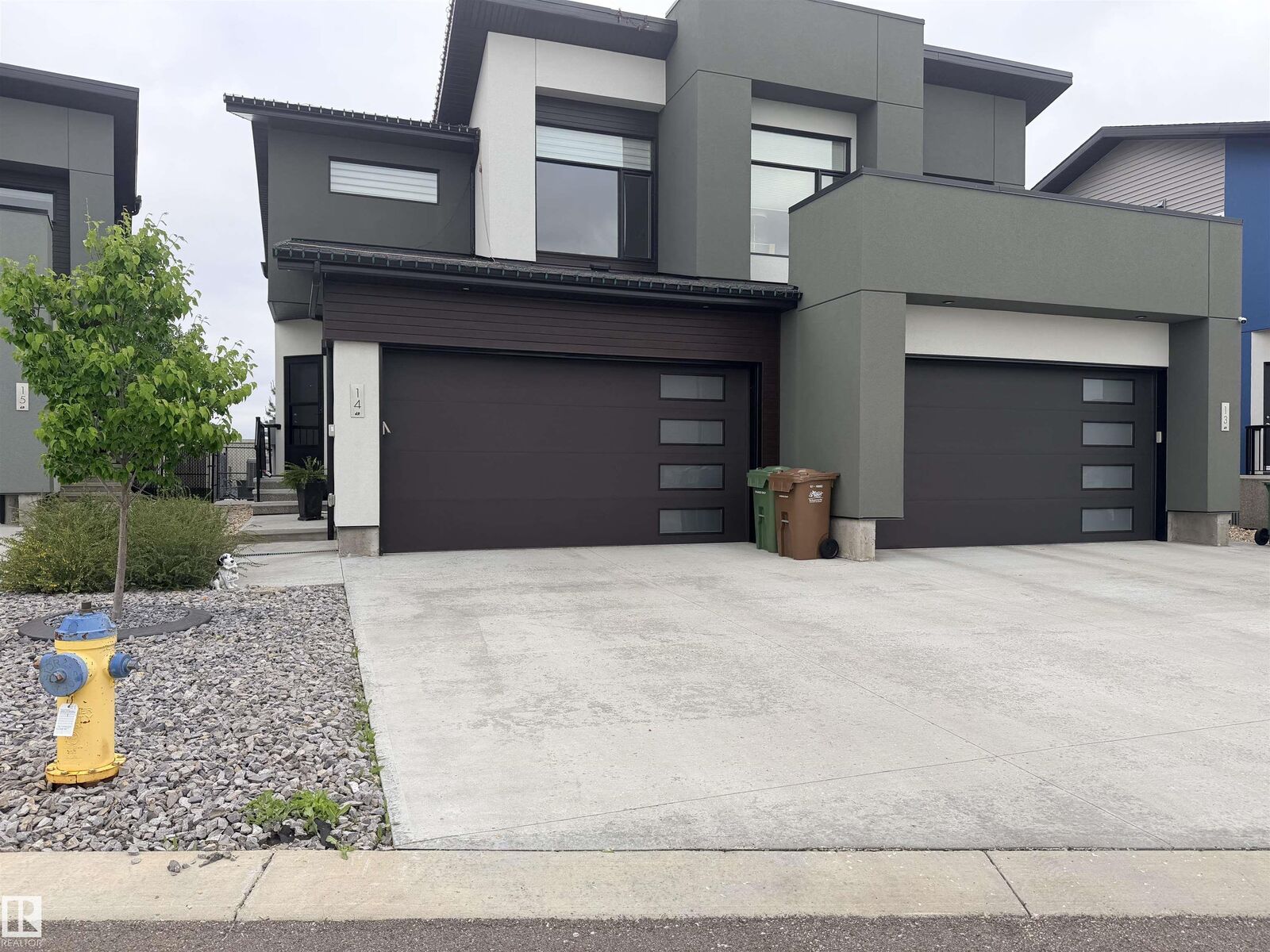 Property Photo:  50 Edinburgh Crt 14  AB T8N 7X5 