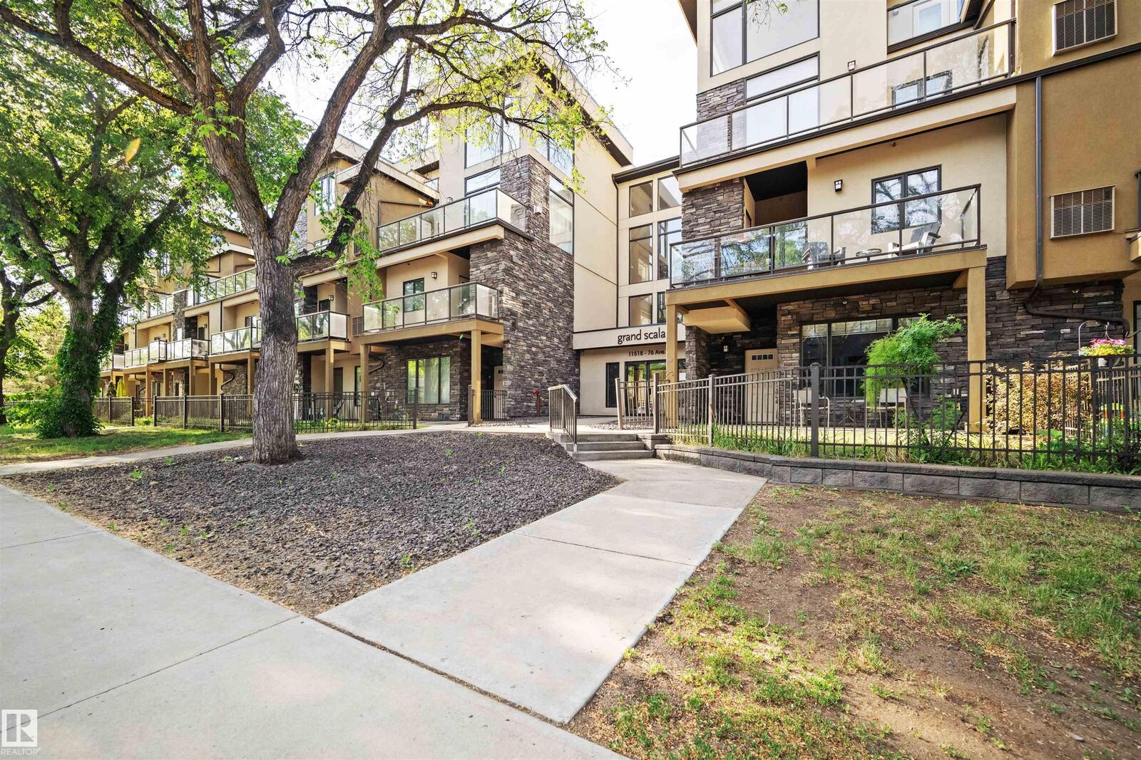 Property Photo:  11518 76 Avenue NW 29  AB T6G 0K7 