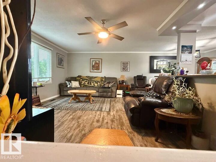 Property Photo:  229 Parkview Drive  AB T9A 3J9 