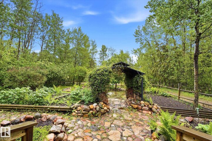 Property Photo:  57230 Range Road 25 322  AB T0E 1A0 