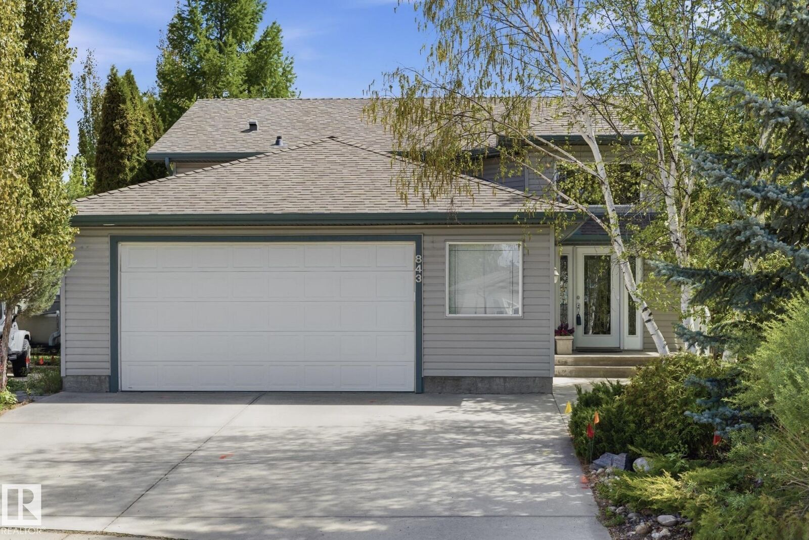 Property Photo:  843 Oakland Place  AB T9G 2H8 