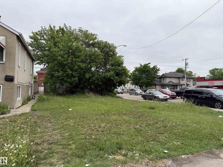 Property Photo:  10737 95 Street NW  AB T5H 2E1 