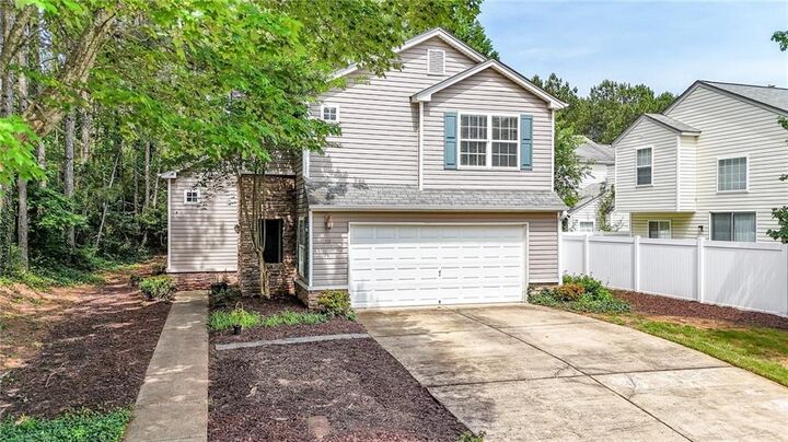 Property Photo:  511 W Oaks Drive  GA 30188 