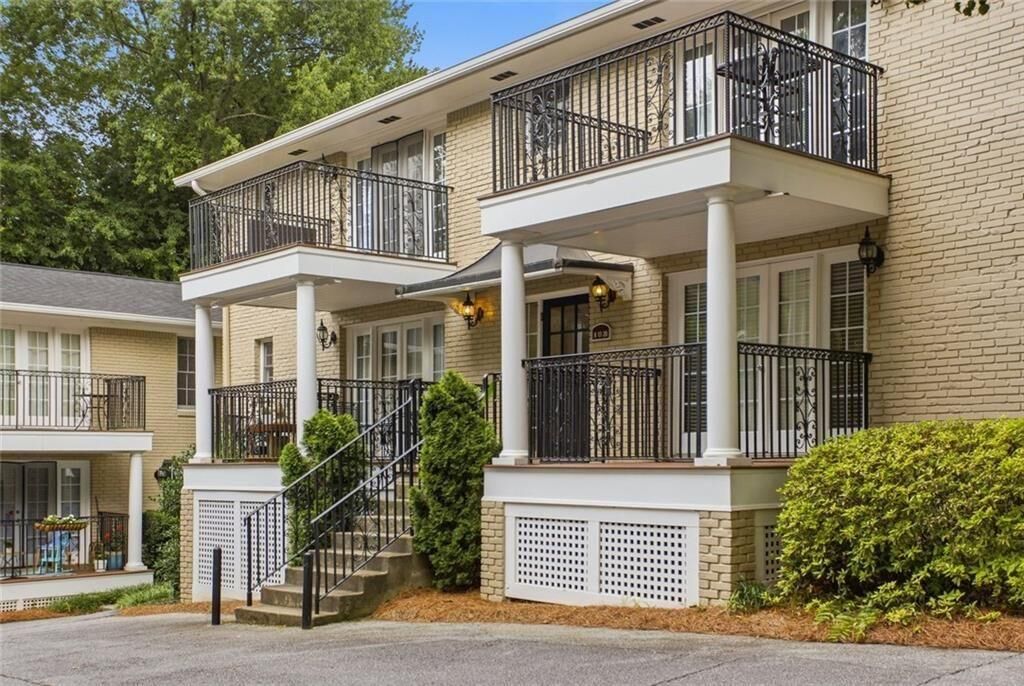 Property Photo:  869 Briarcliff Road NE B 18  GA 30306 