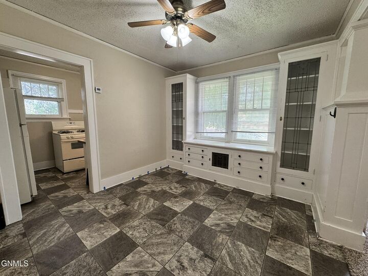 Property Photo: 512 3rd Street N ND 58501