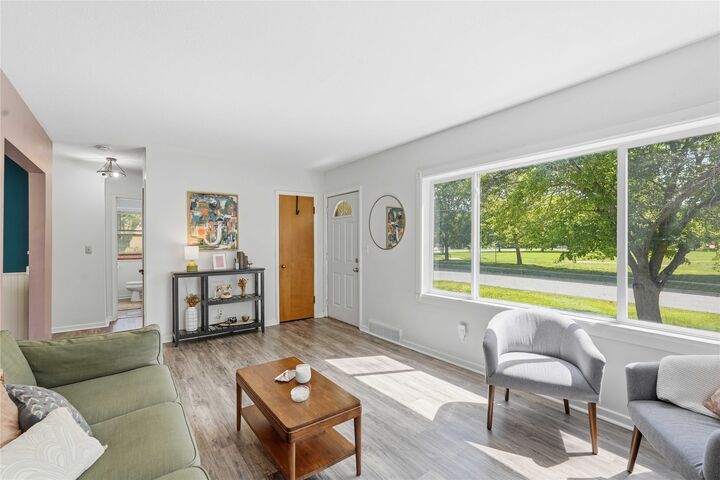 Property Photo: 2214 50th Street IA 50310